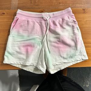 jersey shorts w. spray print pink and green